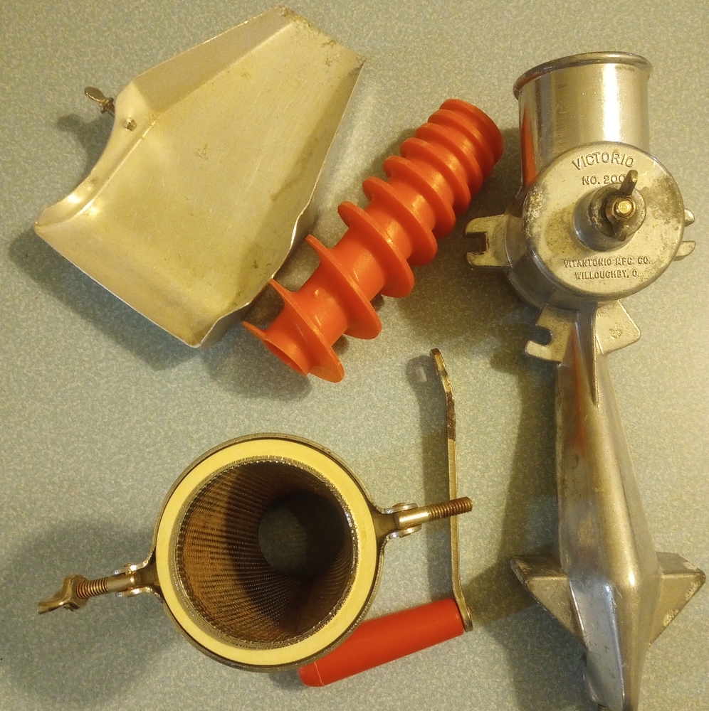 Vintage Vitantonio Mfg. Co. Vintage Victorio Strainer #200